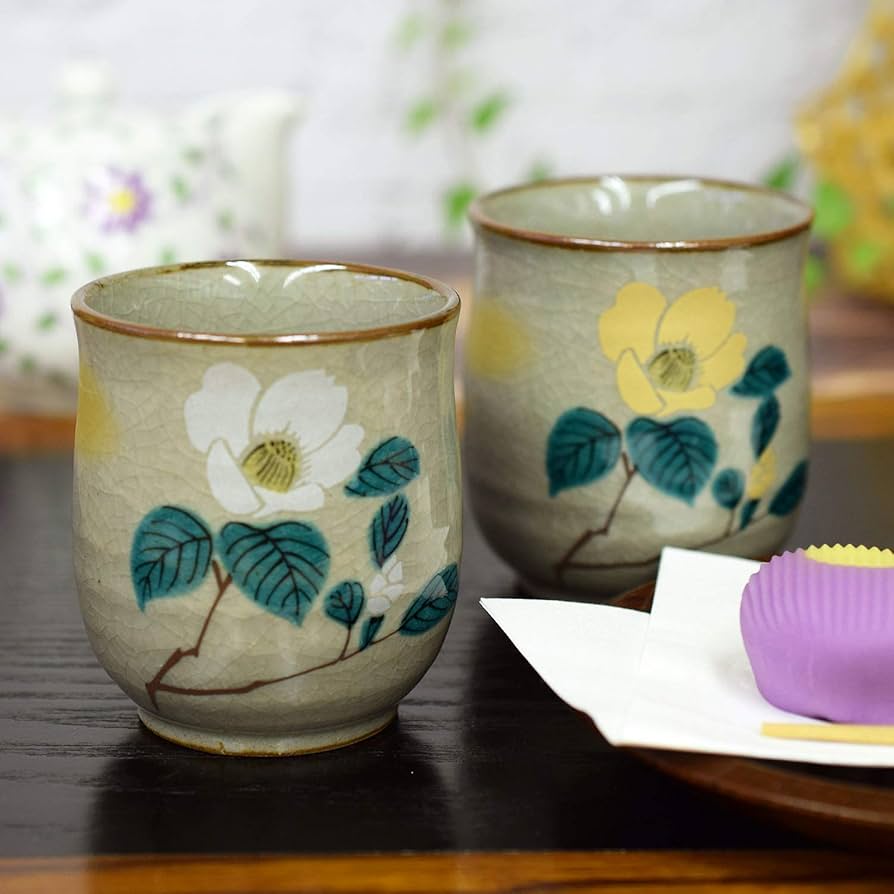 akane  ①九谷焼 夫婦湯呑み茶碗/他3品 Amazon | 夫婦茶碗 湯呑み ペア 食器セット 九谷焼 色絵丸紋
